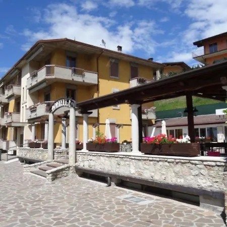 - Terrazzo Di Toni 202 - Ferienwohnung Am Gardasee Mieten Apartment *
